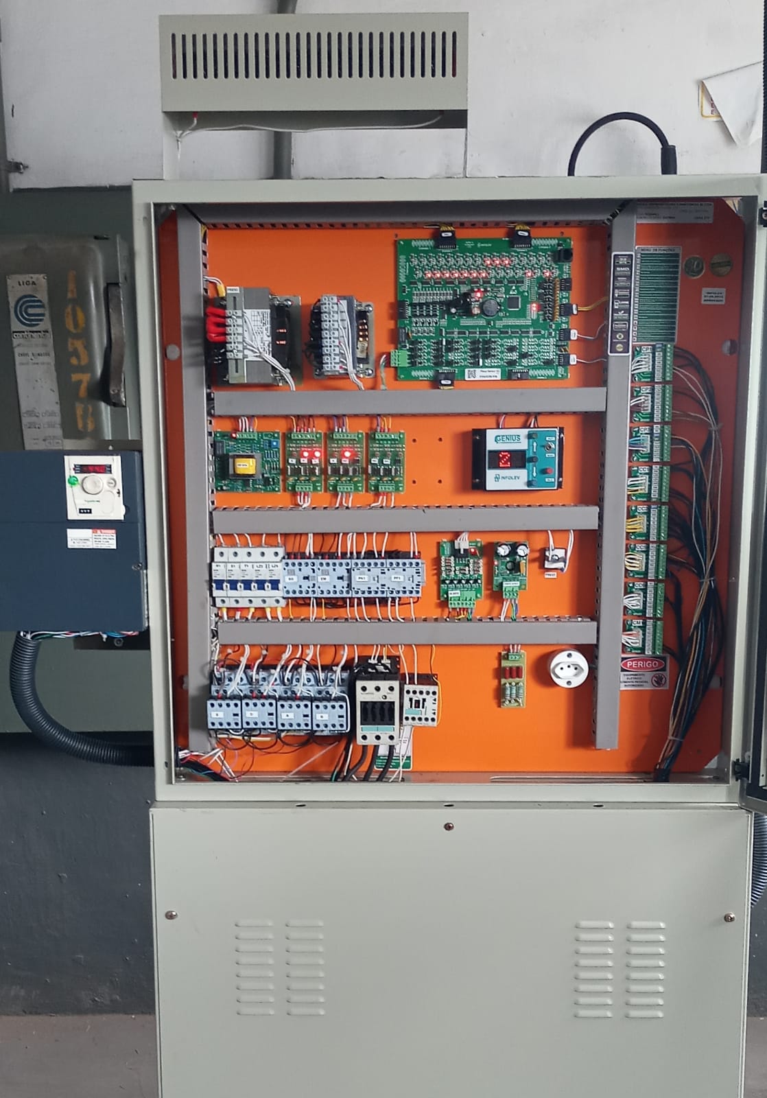Depois - Modernização do Quadro de Comando do Elevador